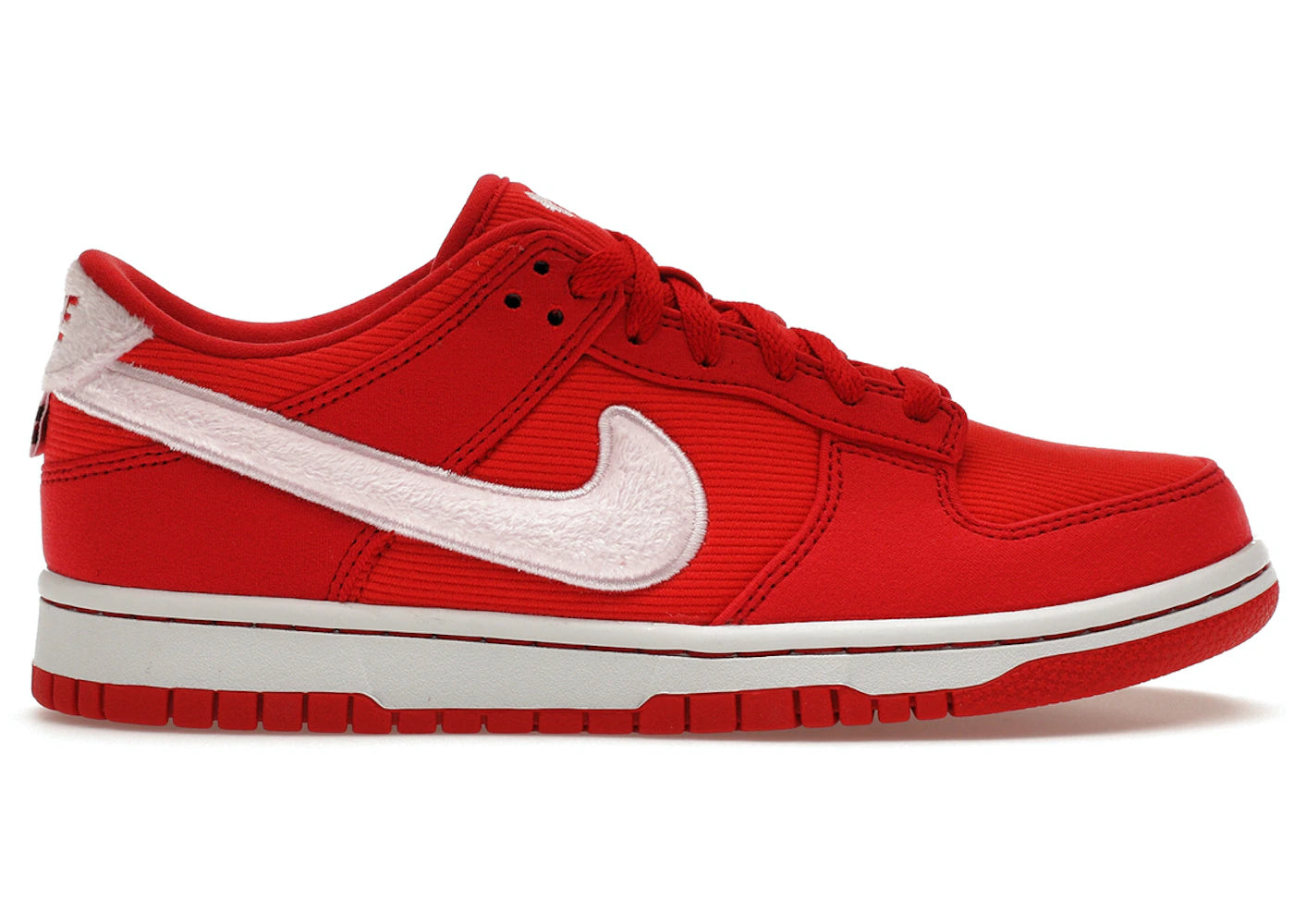 389649 Nike Dunk Low Valentine